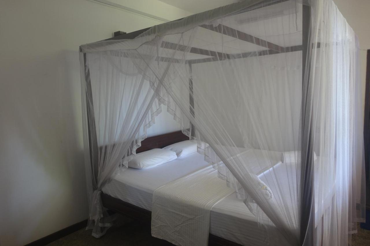 Wh Beach Resort Weligama Eksteriør billede